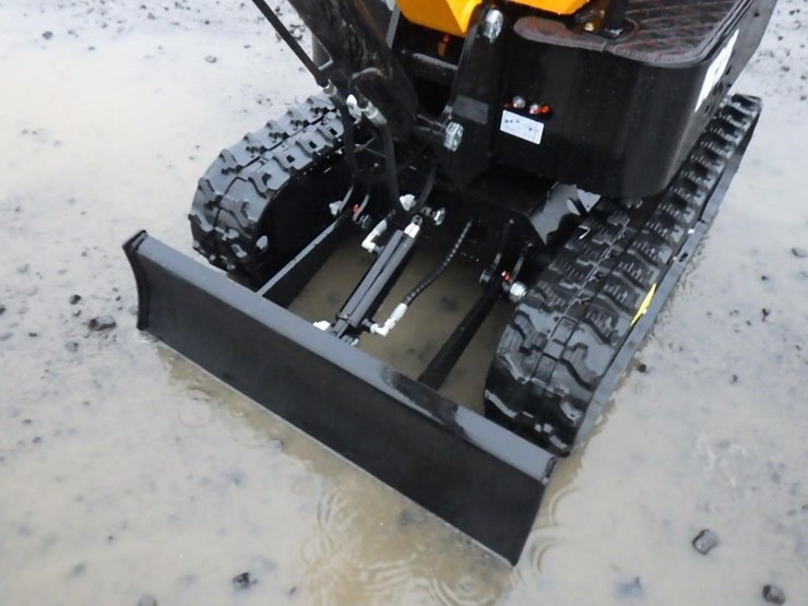 2025-vicsec-13-y-hydraulic-excavator-image-9