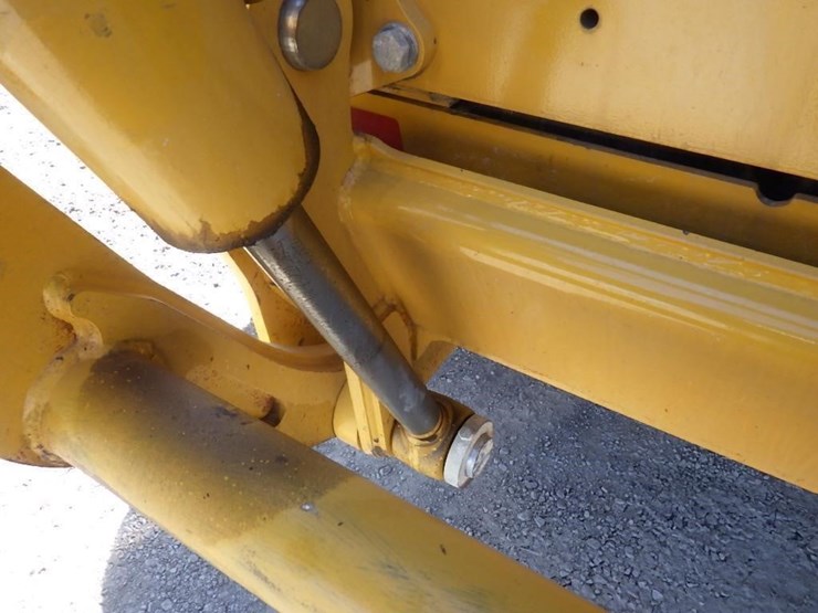 2012-deere-672gp-image-24