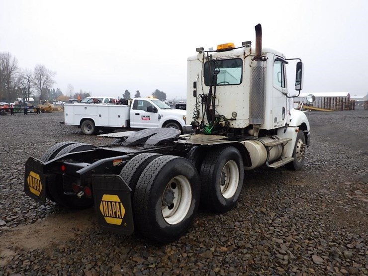 2005-freightliner-columbia-t/a-truck-tractor-image-4