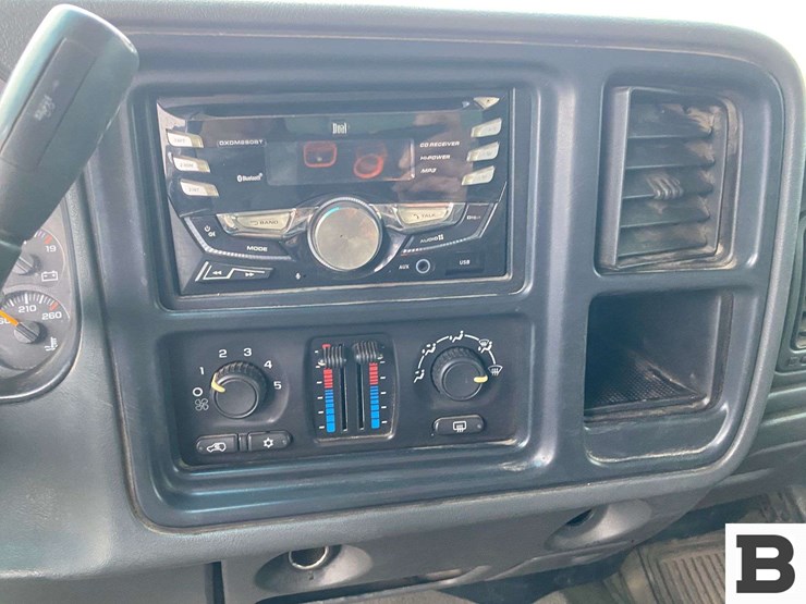 2006-gmc-sierra-2500-image-35