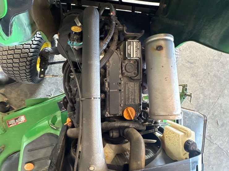 john-deere-x740-image-4
