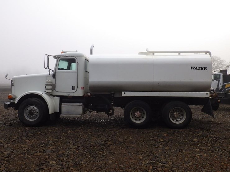 peterbilt-357-image-8