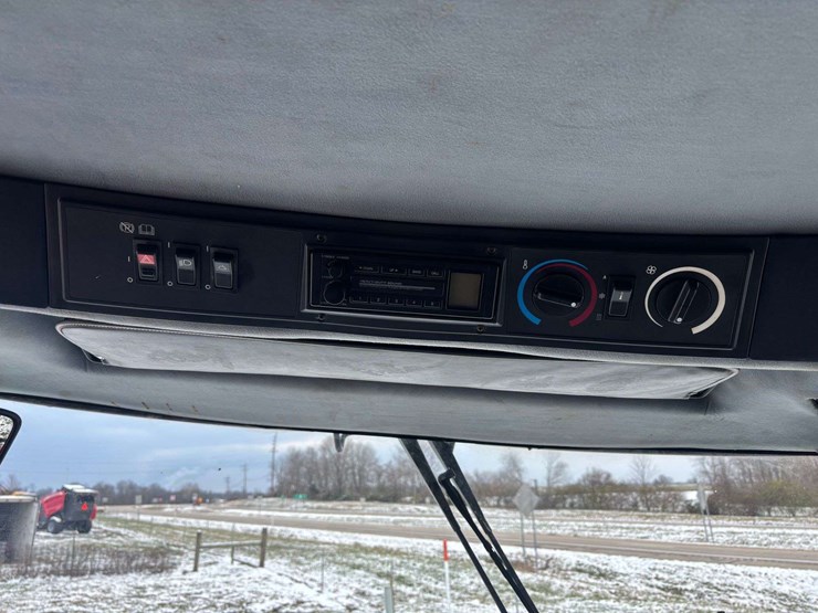 1996-case-ih-2388-image-29