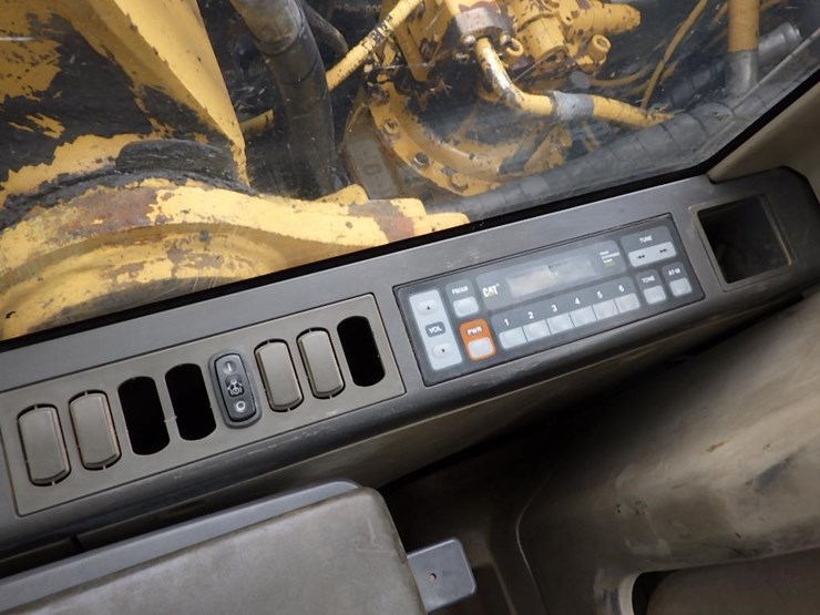 caterpillar-320c-image-29