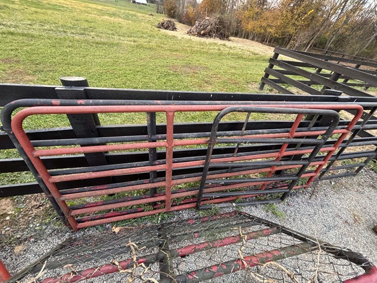 4-assorted-gates-image-3