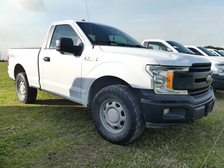 2019-ford-f150-xl-image-1