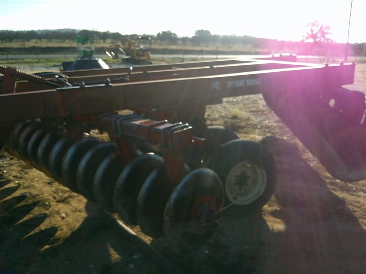 bushhog-pull-type-13ft-off-set-disc-plow-image-3