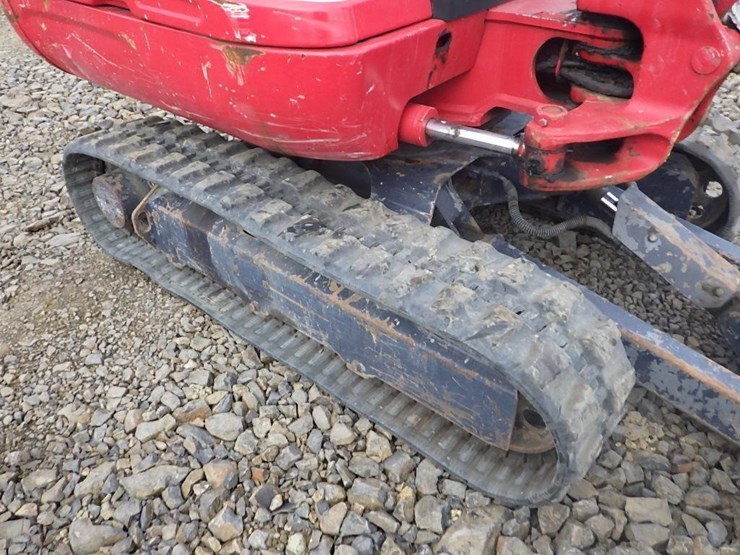 takeuchi-tb230-image-38