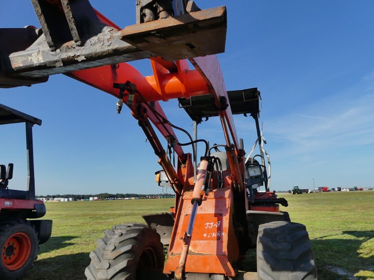 2004-kubota-r520-image-9