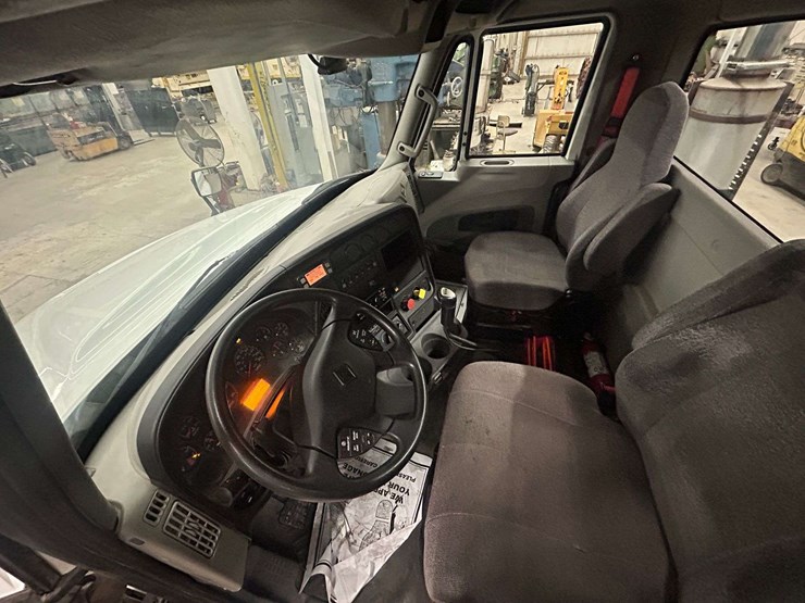 2016-international-prostar-image-15