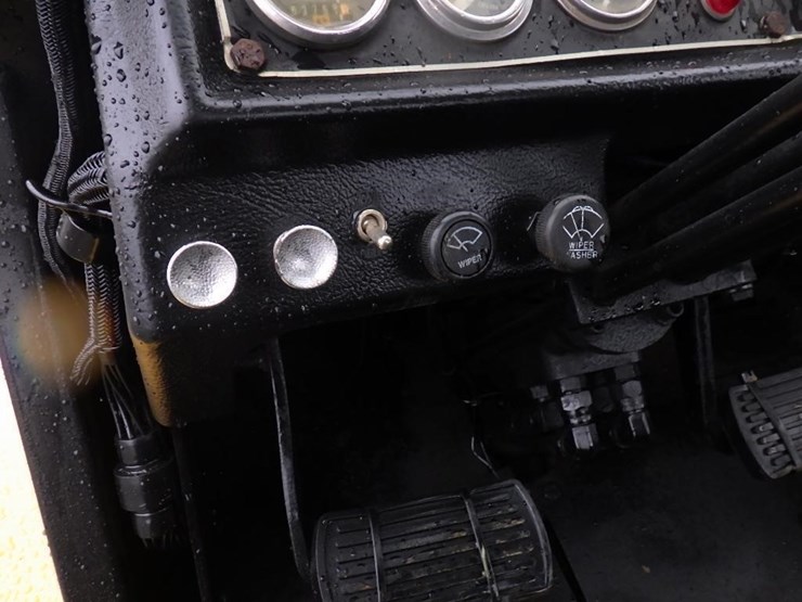 caterpillar-v330b-image-31