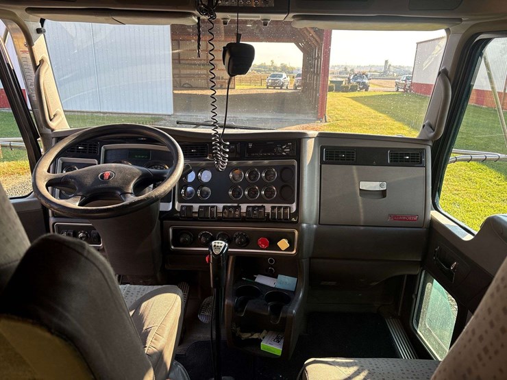 2014-kenworth-t800-image-14