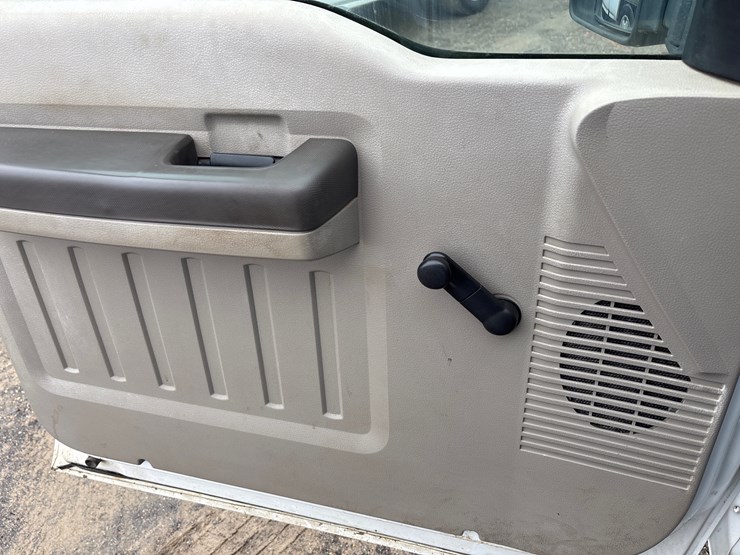 2009-ford-f250-image-9