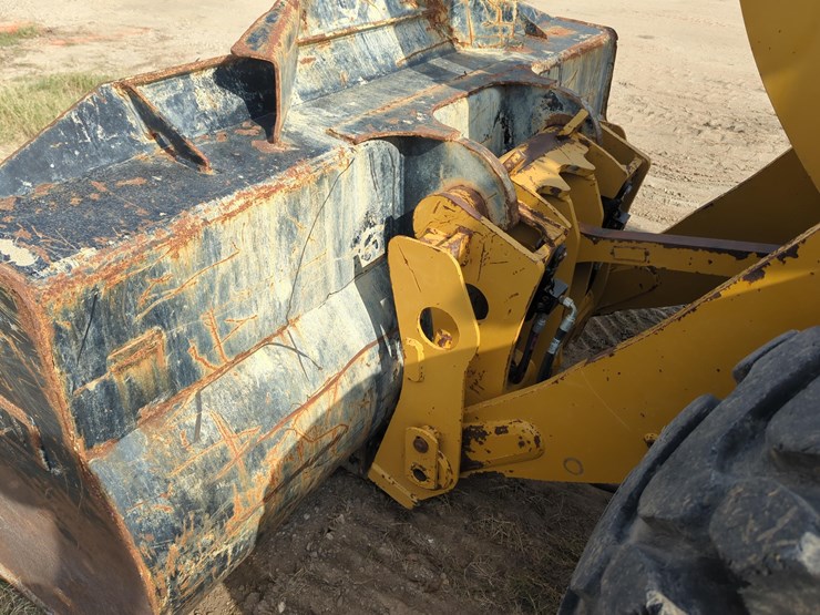 2019-caterpillar-930-image-10