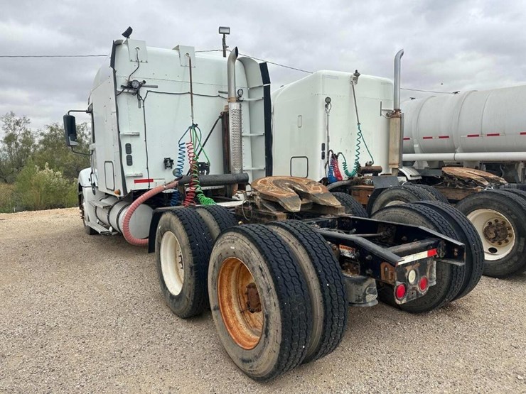 2007-freightliner-columbia-120-image-7