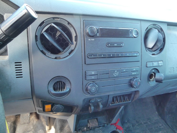 ford-f250-xl-image-13