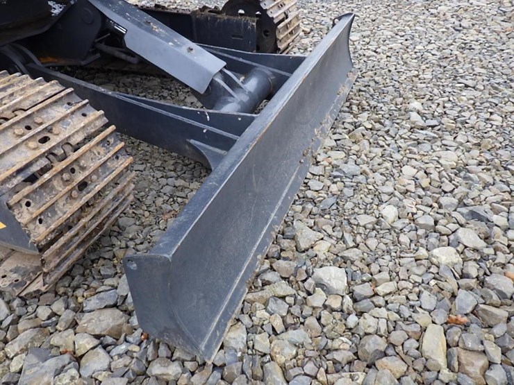 hitachi-zx75ur-image-22