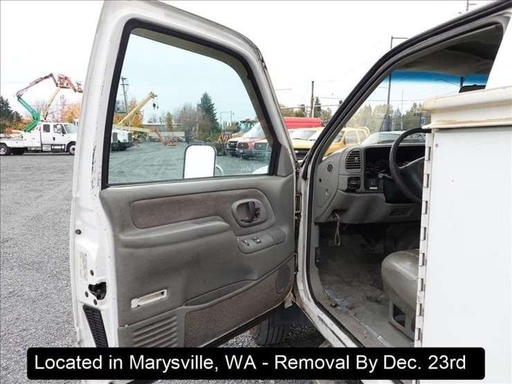 1999-gmc-3500-image-7