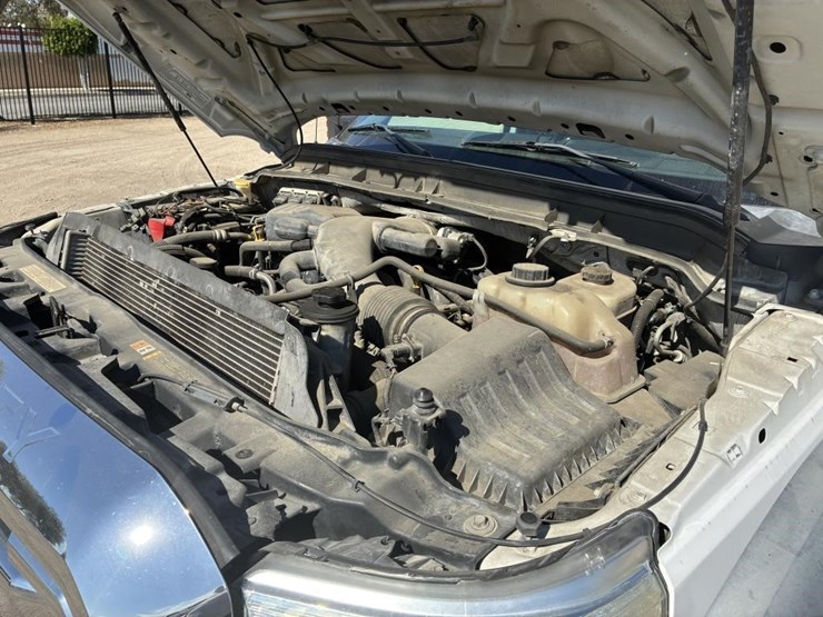 2015-ford-f550-xlt-image-10