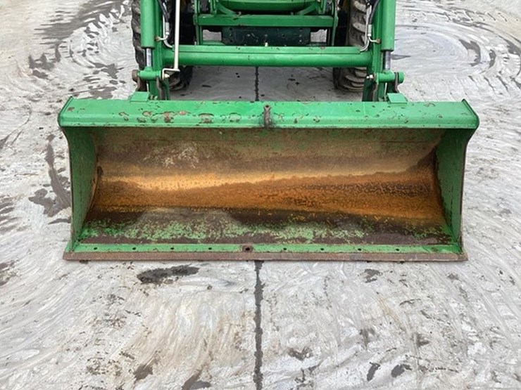 john-deere-3120-image-9