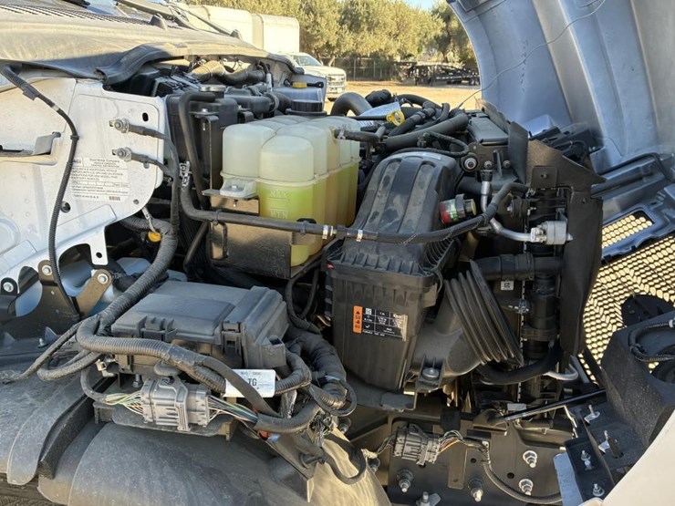 ford-f650-xlt-image-12