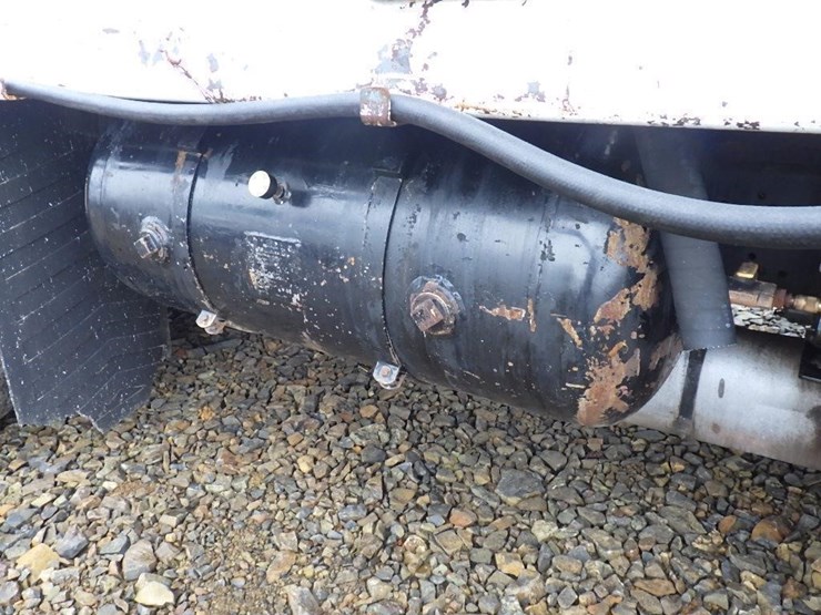 international-4900-image-30