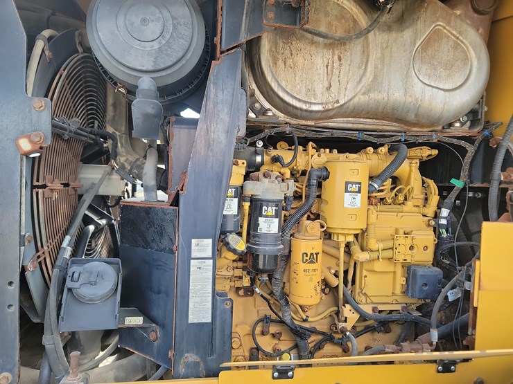 caterpillar-926-image-8