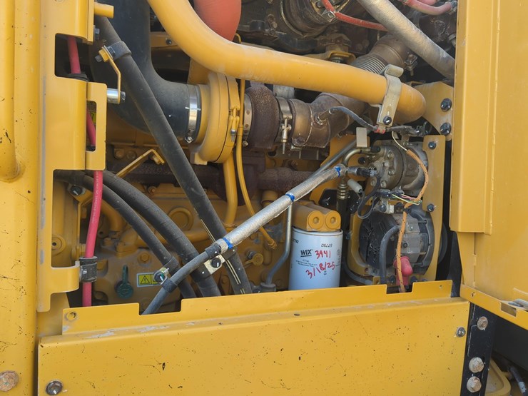 caterpillar-12m3-image-17