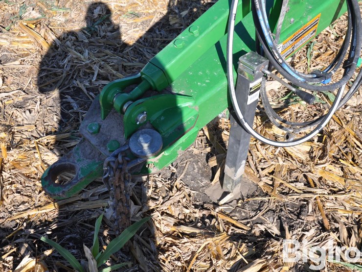 2011-john-deere-2310-image-9