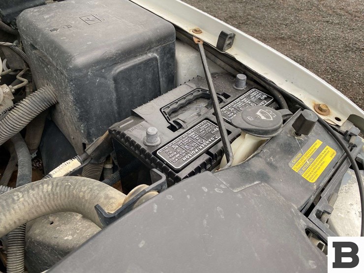 2004-chevrolet-suburban-image-39