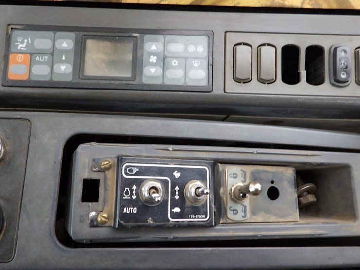 caterpillar-320c-image-31