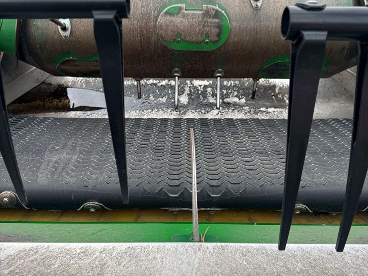 2018-john-deere-645fd-image-10