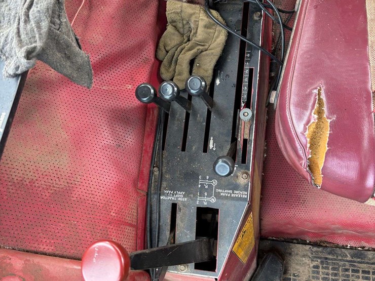 1977-white-2-155-image-18