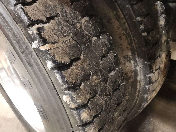 2001-kenworth-t800-image-11