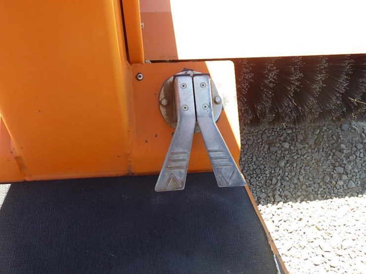 broce-bw260-image-30