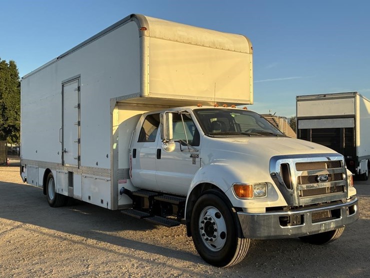 ford-f650-xlt-image-2