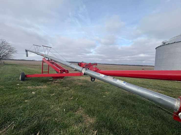 mayrath-10"x63'-swing-away-auger-image-9