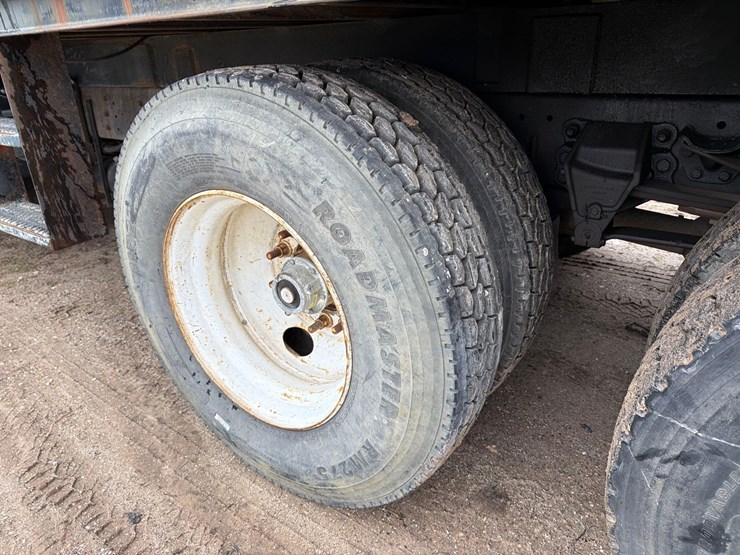 1997-ford-f800-image-12