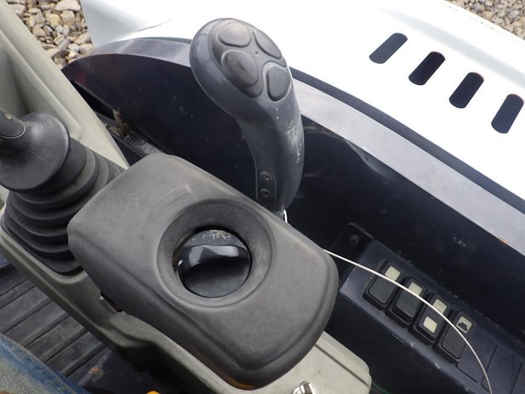 takeuchi-tb230-image-28