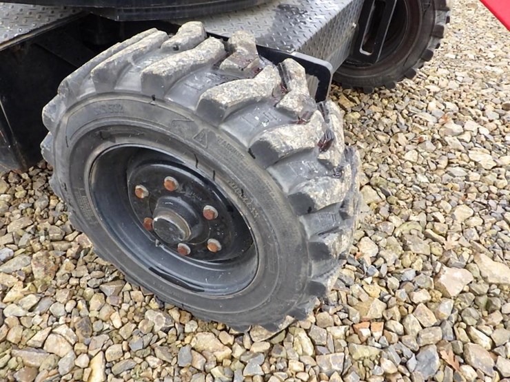 articulating-boom-lift-image-23