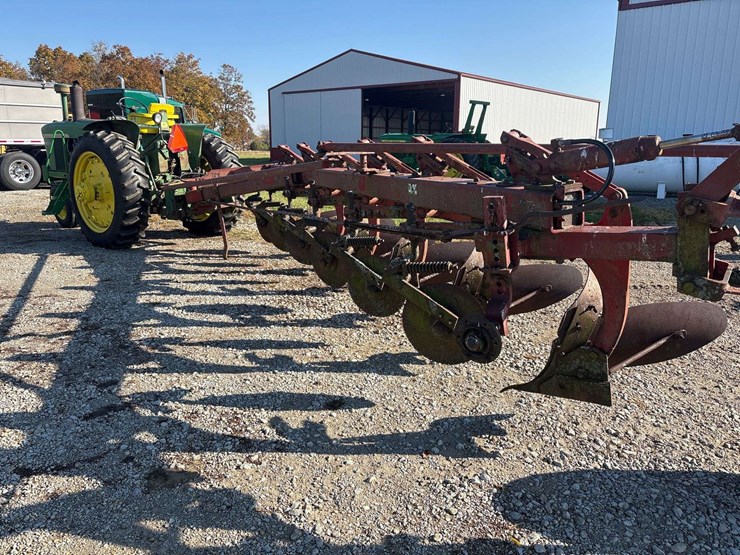 international-720-image-6