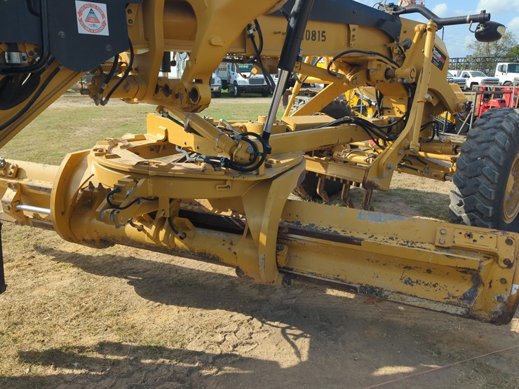 caterpillar-12m3-image-11