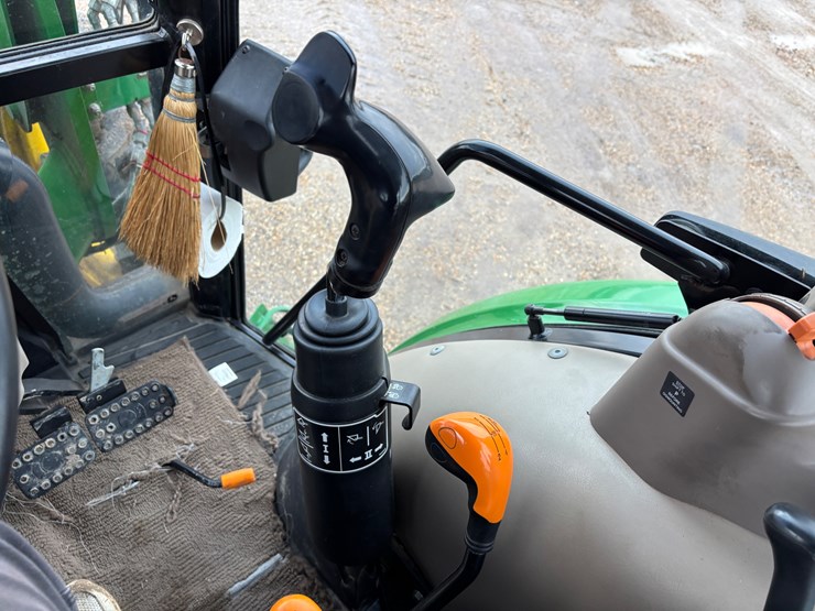 john-deere-5065e-image-24