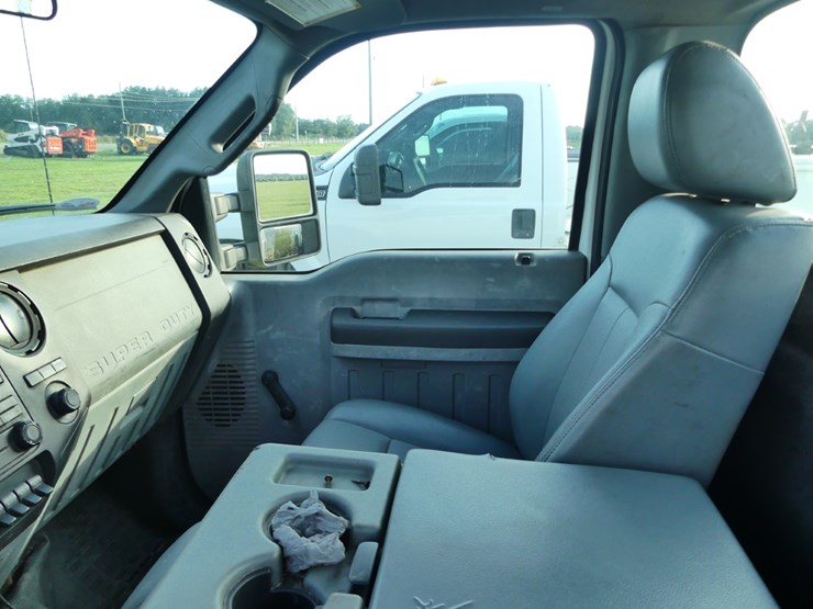 2016-ford-f350-xl-image-10