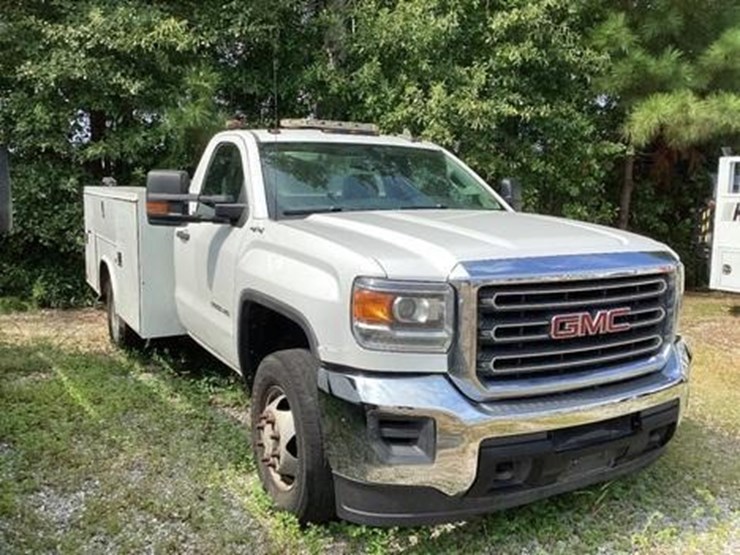 2019-gmc-3500hd-image-2
