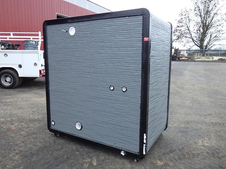 portable-toilet-w/-shower-image-3