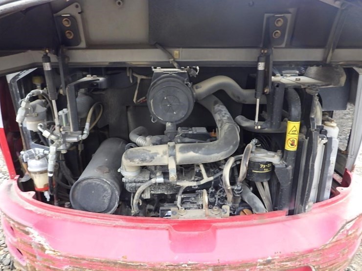 2016-takeuchi-tb230-image-19