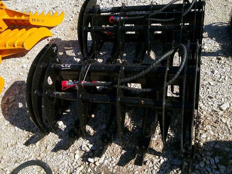 future-42"-grapple-f/-mini-skid-steer-image-1