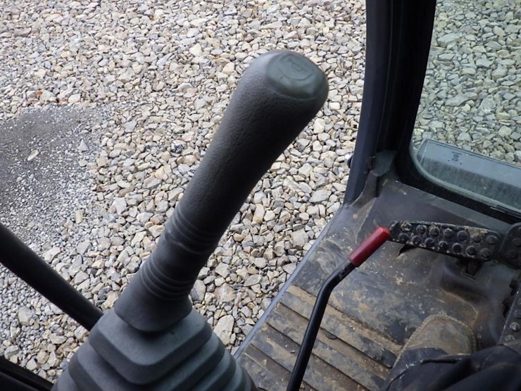 hitachi-zx75ur-image-34