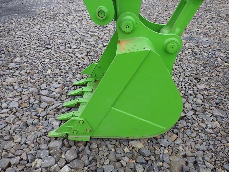 hitachi-zx75ur-image-17